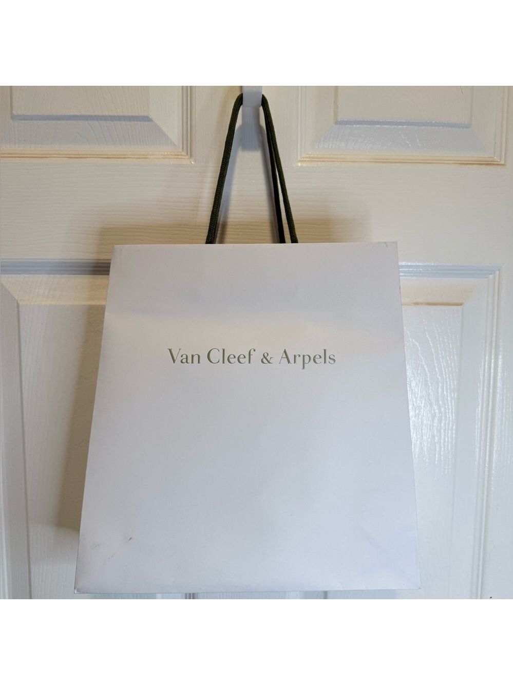 VAN CLEEF & ARPELS SHOPPING BAG 12“ X 12“ X 4“